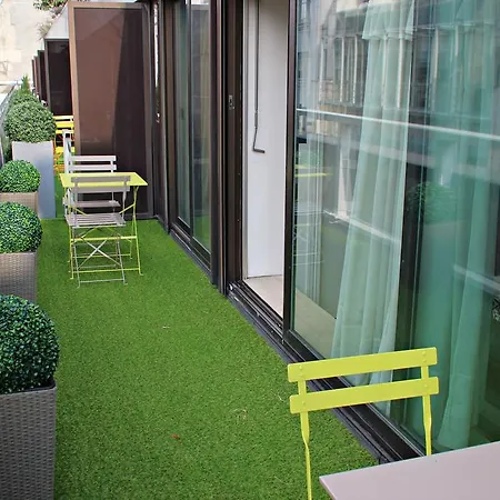Apartment Berri3 Paris